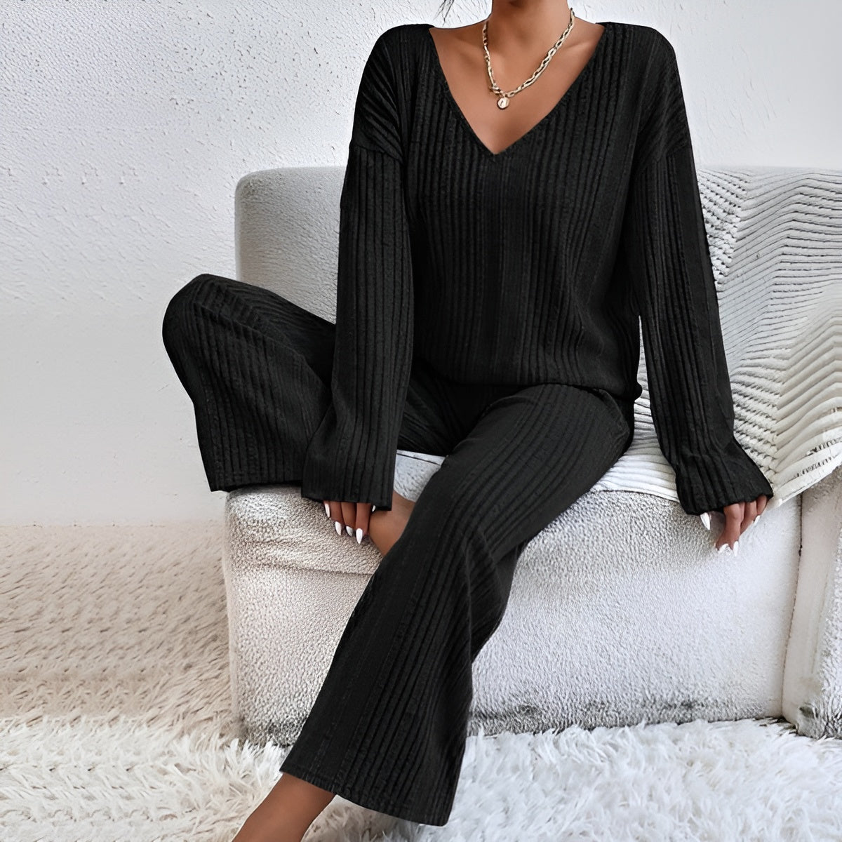 Islaâ„¢ | Ribbed V-neck sweater set