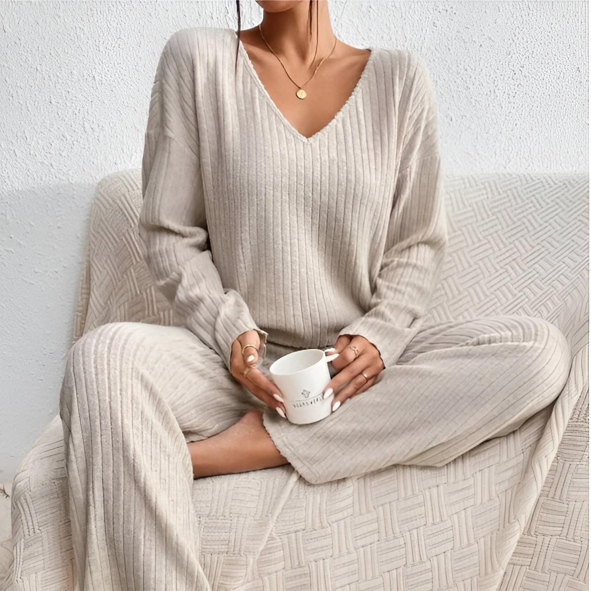 Islaâ„¢ | Ribbed V-neck sweater set