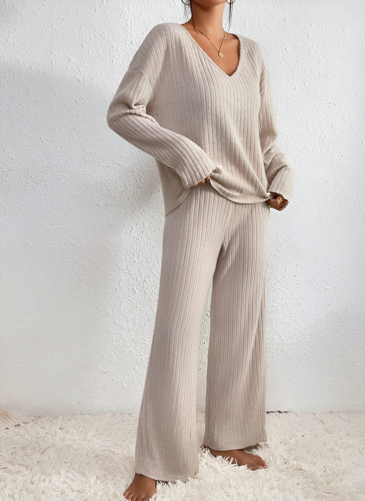 Islaâ„¢ | Ribbed V-neck sweater set