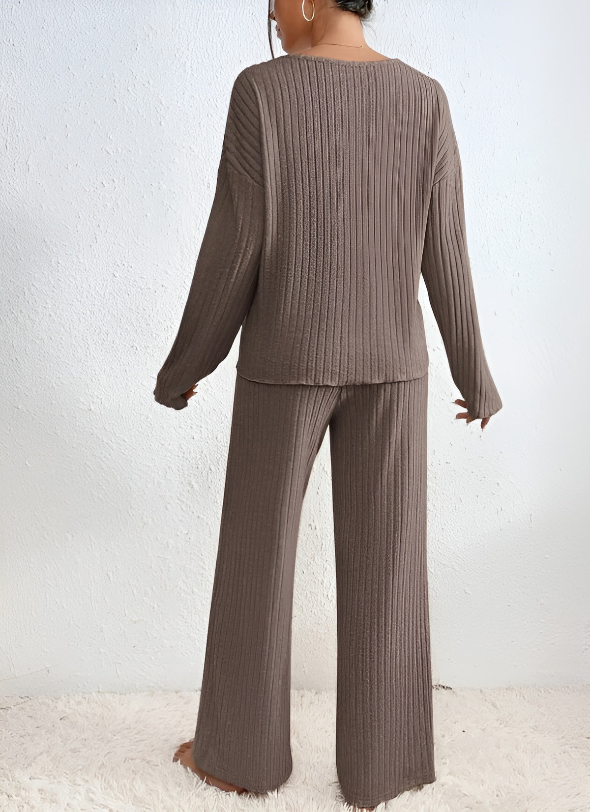 Islaâ„¢ | Ribbed V-neck sweater set