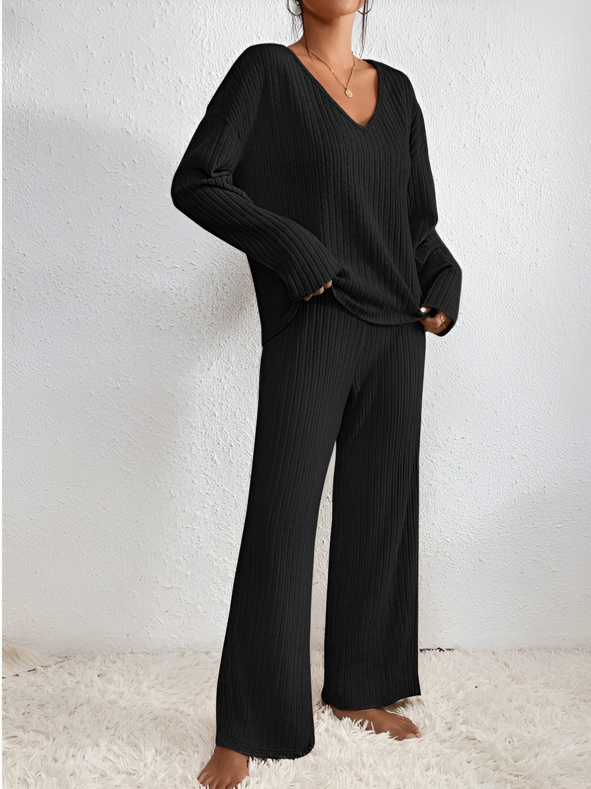 Islaâ„¢ | Ribbed V-neck sweater set
