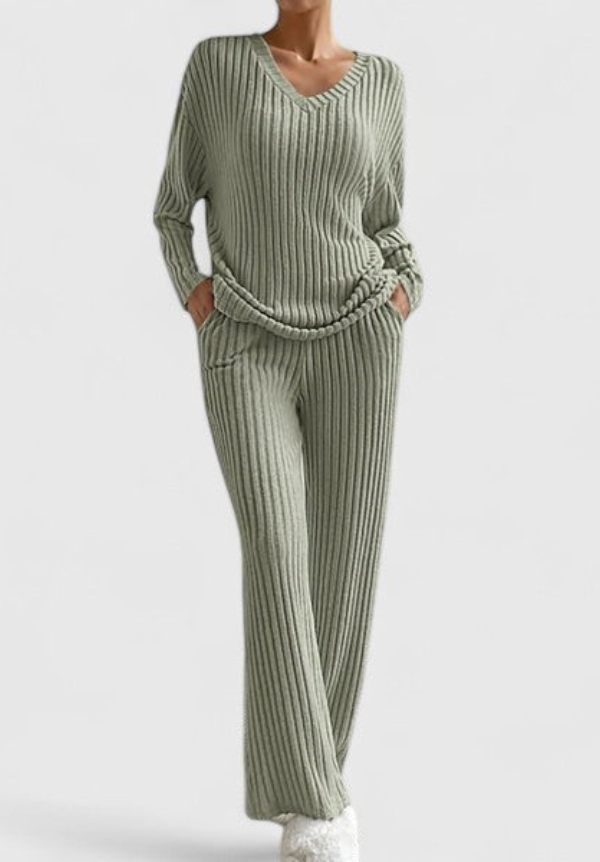 Angeline™ Comfortable Set | V-Neck Sweater and Wide-Leg Ribbed Pants